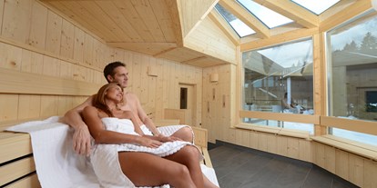Wanderurlaub - Bayern - Sauna mit Zugspitzblick im Landhaus-Spa - Hotel am Badersee