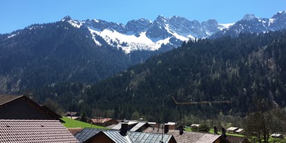Wanderurlaub - Deutschland - Blick auf die Pfannenhölzer - Bergsteiger-Hotel "Grüner Hut"