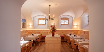 Wanderurlaub - Schweiz - Enoteca & Osteria Murütsch im historischen Gewölbe - Parkhotel Margna