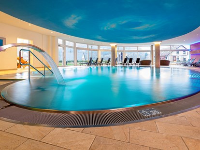 Wanderurlaub - Hotel-Schwerpunkt: Wandern & Kulinarik - Indoor-Pool "Schlössla" - Landhaus Sponsel-Regus