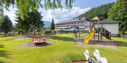 Wanderurlaub - Steiermark - Garten/Kinderspielplatz - Hotel-Restaurant Grimmingblick