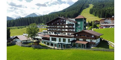 Wanderurlaub - Steiermark - Unser Hotel mit Gipfelbahn Hochwurzen  - Hotel Waldfrieden