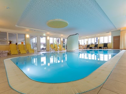 Wanderurlaub - Hotel-Schwerpunkt: Wandern & Wellness - Hallenbad im Hotel Gürtl - Panoramahotel Gürtl