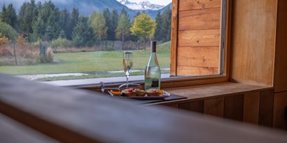 Wanderurlaub - Steiermark - Prosecco und Brötchen Aufguss für Damen - Narzissen Vital Resort
