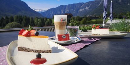 Wanderurlaub - Steiermark - Genuss mit Blick auf Berge und Natur  - Narzissen Vital Resort