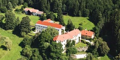 Wanderurlaub - Steiermark - Landsitz Pichlschloss umgeben von Wald und Wiesen - Hotel Landsitz Pichlschloss