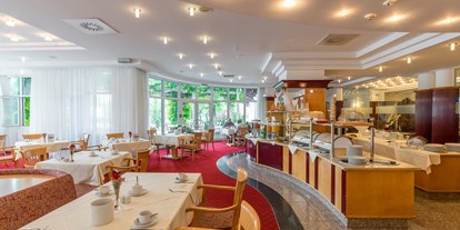 Wanderurlaub - Hotel-Schwerpunkt: Wandern & Romantik - Restaurant Frühstücksbuffet - Hotel Schneeberghof 
