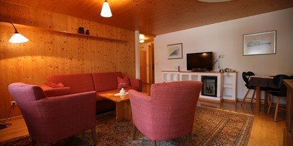 Wanderurlaub - Tiroler Oberland - Montafoner Wohnzimmer in der Suite Deluxe - Bio-Hotel Saladina