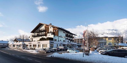 Wanderurlaub - Tirol - Hotelansicht im Winter - 4**** DER RESCHENHOF