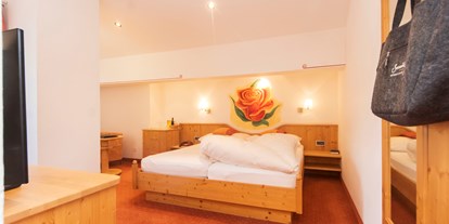 Wanderurlaub - Schweiz - Eines unserer Superior Doppelzimmer  - Vital-Hotel Samnaunerhof