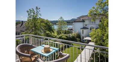 Wanderurlaub - Hallenbad - Kärnten - Ausblick aus der Gartenvilla - Seehotel Hubertushof