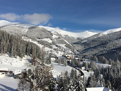 Wanderurlaub - Familienwanderung - Kärnten - Ausblick im Winter - Hotel St. Oswald