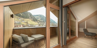 Wanderurlaub - Hohe Tauern - Unsere großzügige Terrasse in der Bergzeitsuite. Atemberaubender Ausblick inklusive! - Hotel Bergzeit****