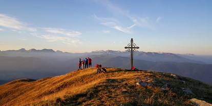 Wanderurlaub - Dolomiten - Sonnenaufgangswanderung zum Am Joch - Falkensteiner Hotel & Spa Sonnenparadies
