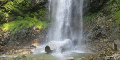 Wanderurlaub - Dolomiten - Wanderung zum Wasserfall in Vintl - Falkensteiner Hotel & Spa Sonnenparadies