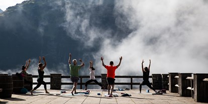 Wanderurlaub - Vorarlberg - Yoga auf der Sonnenterrasse - Hotel Goldener Berg