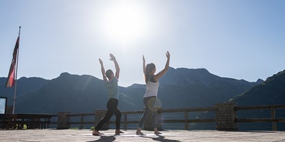 Wanderurlaub - Vorarlberg - Yoga auf der Sonnenterrasse - Hotel Goldener Berg