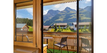 Wanderurlaub - Vorarlberg - Aussicht Doppelzimmer Annemone im Hotel Walserberg - Hotel Walserberg