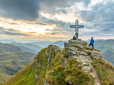Wanderhotel: Geführte Sonnenaufgangswanderung - Ferienwohnungen Perfeldhof