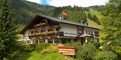 Wanderurlaub - Nockberge - Hotel Garni Berghof - direkt an der Biosphärenparkbahn Brunnach - Hotel Garni Berghof