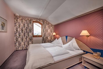Wanderhotel: Zimmer zum Verlieben
©️ Fotoatelier Wolkersdorfer - Hotel St. Oswald